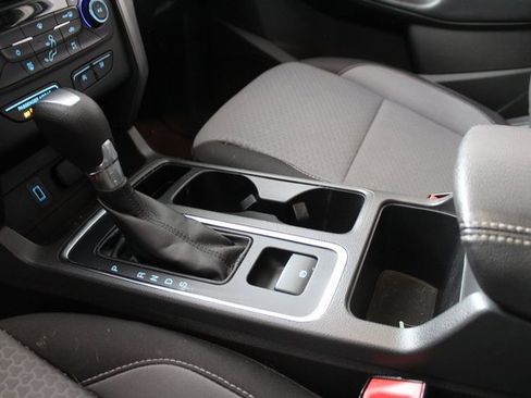 Used 2017 Ford Escape SE image 13