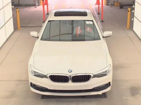 Used 2018 BMW 540i xDrive w/ Premium Package AWD/4WD image 2