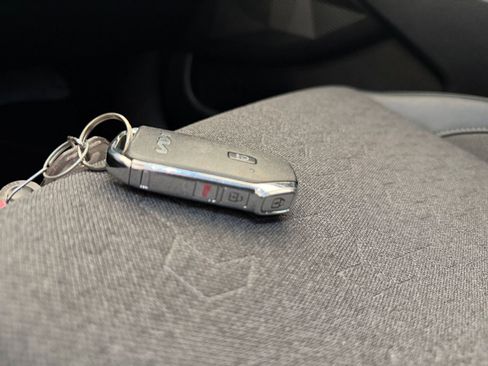 Used 2025 Kia Seltos S image 20