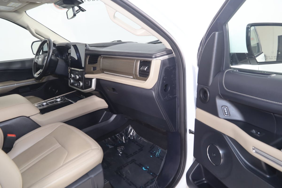 Used 2024 Ford Expedition Limited AWD/4WD image 38