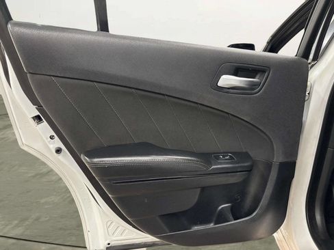 Used 2016 Dodge Charger SXT w/ Blacktop Package image 13