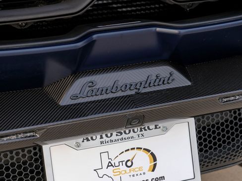 Used 2025 Lamborghini Revuelto image 48