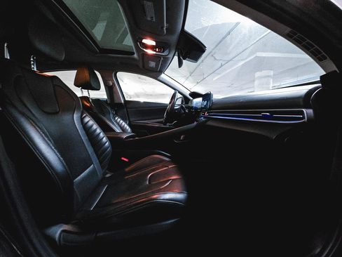 Used 2024 Hyundai Elantra Limited image 33