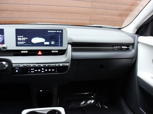 Used 2024 Hyundai Ioniq 5 SEL image 15