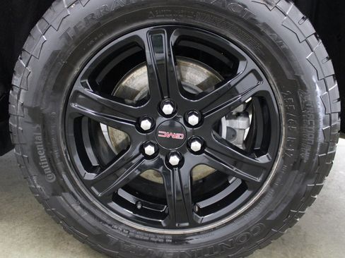 Used 2023 GMC Acadia AT4 image 7