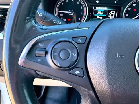 Used 2018 Buick Enclave Essence image 21