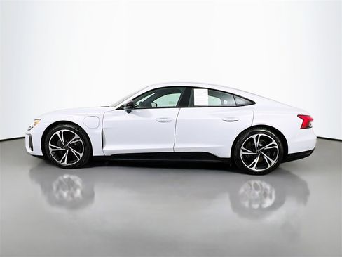 Used 2023 Audi e-tron GT Premium Plus w/ Performance Package image 4