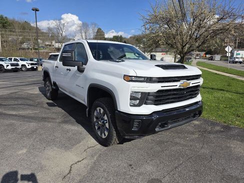 Used 2024 Chevrolet Silverado 2500 Custom w/ Custom Value Package image 1