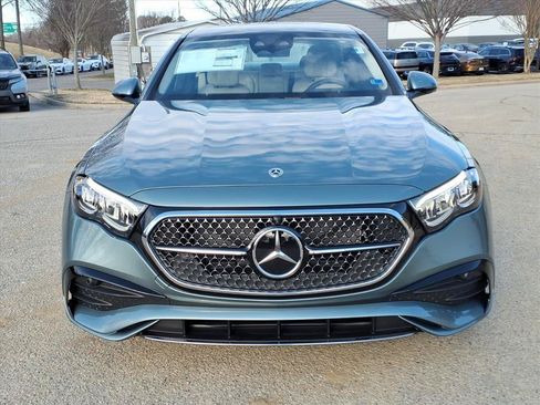 New 2026 Mercedes-Benz E 350 4MATIC Sedan image 2