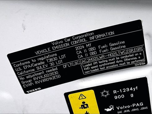 Used 2024 Volvo XC90 B6 Plus image 32