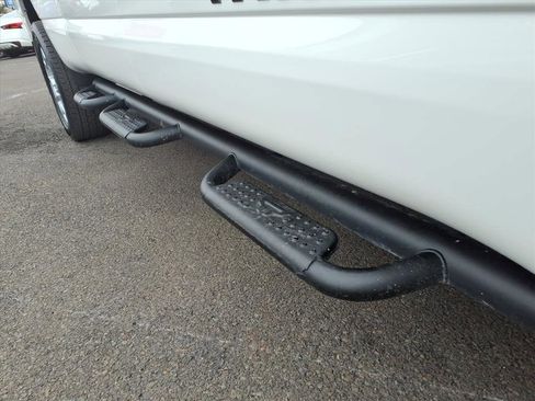 Certified 2024 Nissan Titan SV w/ SV Convenience Package image 11