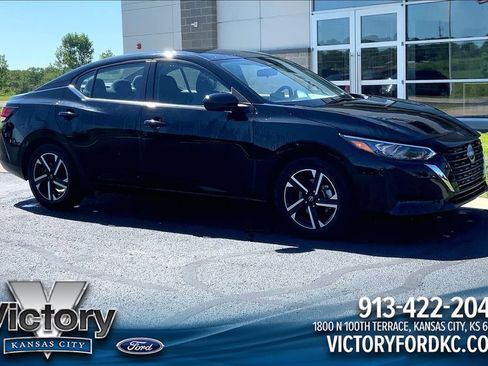 Used 2024 Nissan Sentra SV FWD image 1