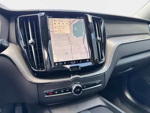 Certified 2025 Volvo XC60 B5 Core w/ Protection Package Premier image 21