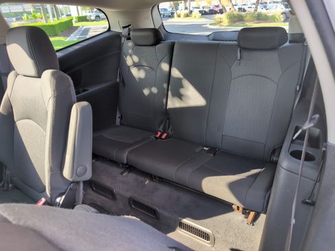Used 2014 Chevrolet Traverse LT AWD/4WD image 30
