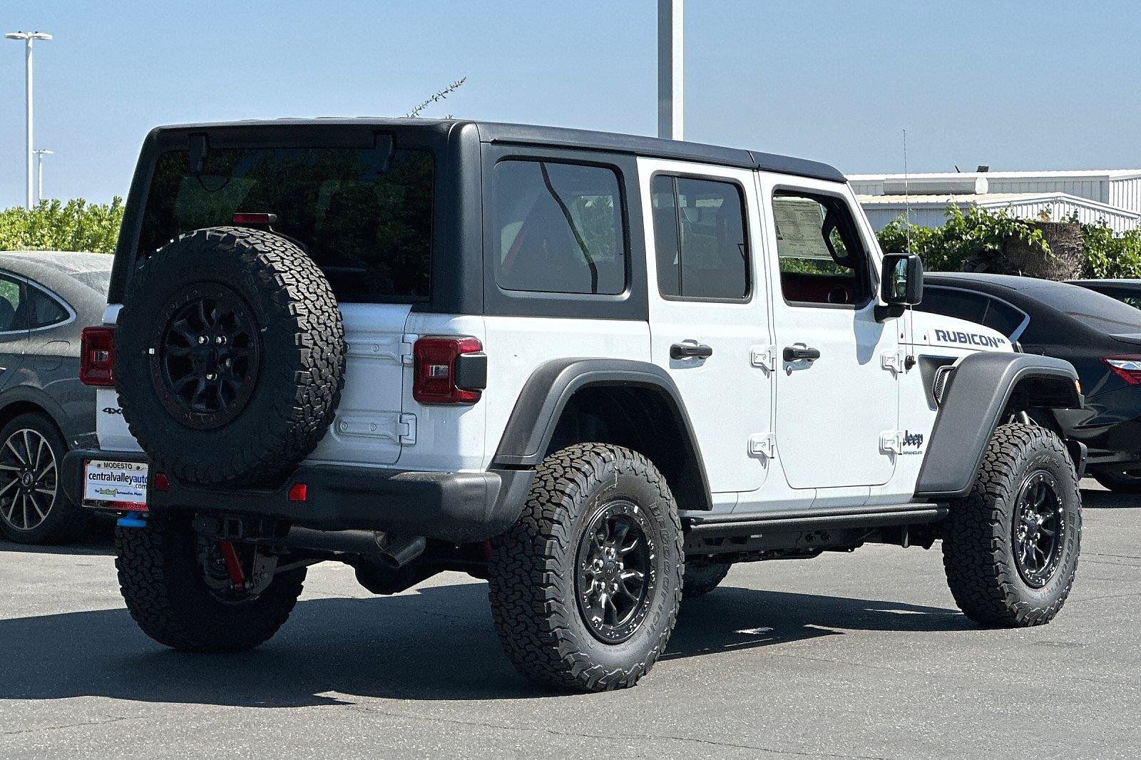 New 2023 Jeep Wrangler Unlimited Rubicon 4xe AWD/4WD image 4