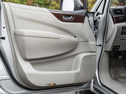 Used 2012 Nissan Quest S image 31