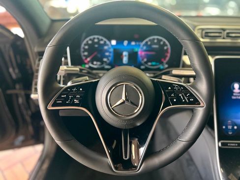 Used 2022 Mercedes-Benz S 580 4MATIC Sedan w/ AMG Line Package image 21