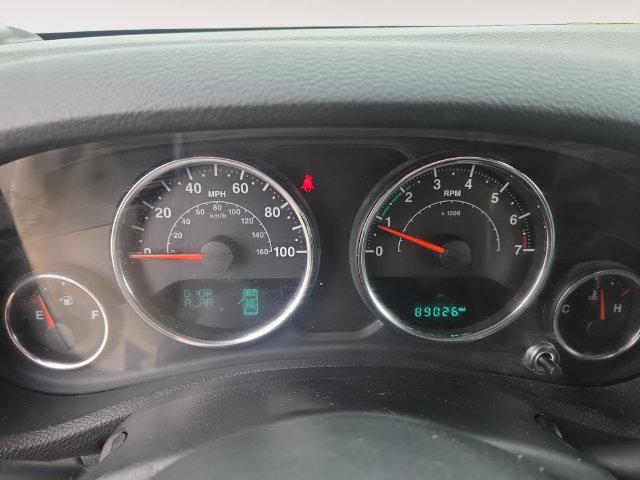 Used 2016 Jeep Wrangler Unlimited Sport w/ Connectivity Group AWD/4WD image 17