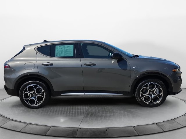 Used 2024 Alfa Romeo Tonale Ti AWD/4WD image 6