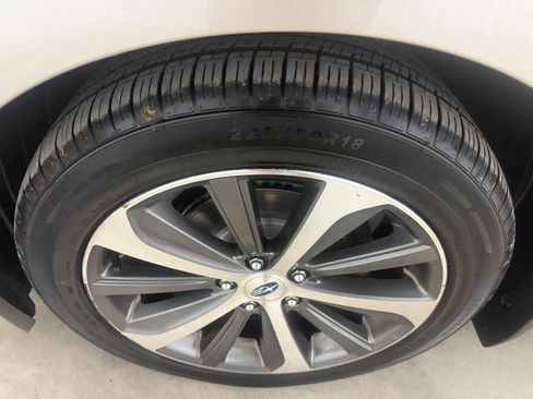 Used 2016 Subaru Legacy 2.5i Limited AWD/4WD image 10