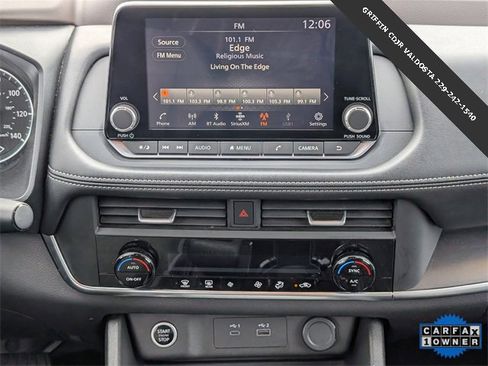 Used 2023 Nissan Rogue SV image 17