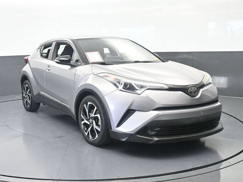 Used 2019 Toyota C-HR XLE FWD image 9