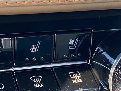 New 2025 Chevrolet Equinox ACTIV w/ Safety and Technology Package image 10