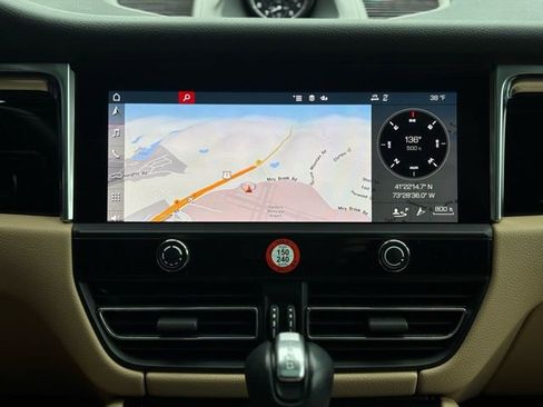 Used 2023 Porsche Macan image 38