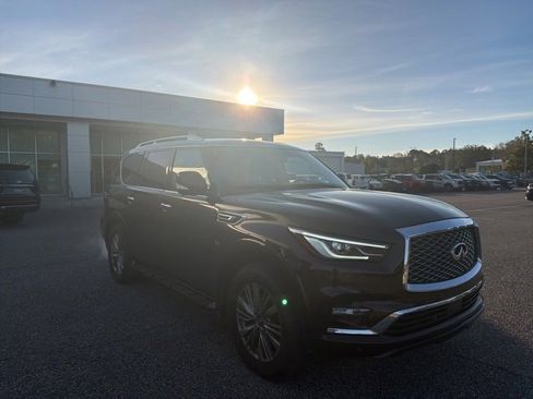 Used 2019 INFINITI QX80 Luxe image 3