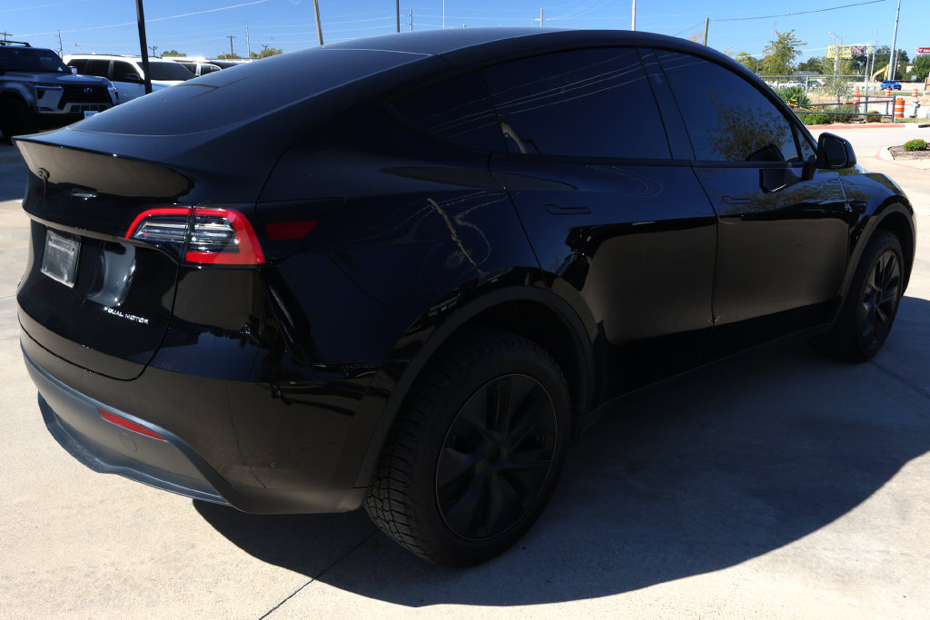 Used 2024 Tesla Model Y Long Range AWD/4WD image 5
