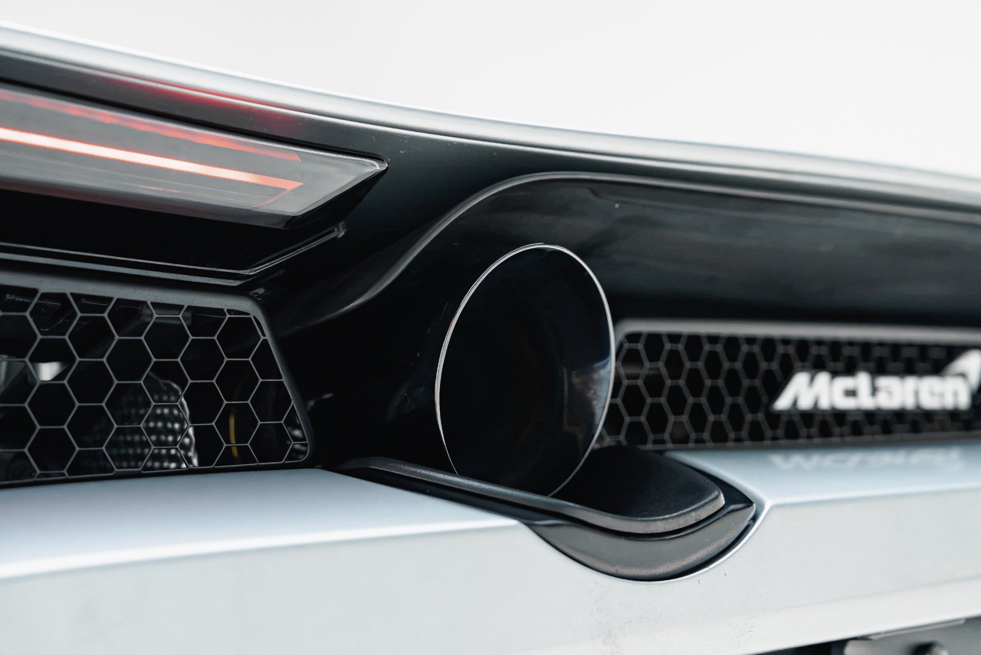 Used 2021 McLaren 720S Performance RWD image 32