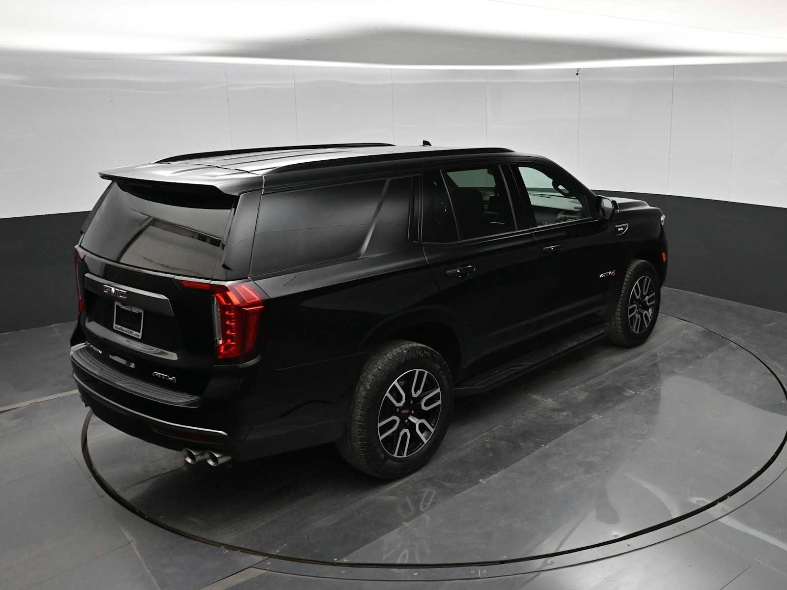 Used 2024 GMC Yukon AT4 AWD/4WD image 29