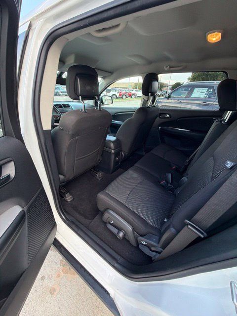Used 2020 Dodge Journey SE FWD image 18