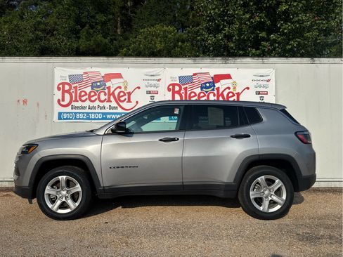 Used 2023 Jeep Compass Sport AWD/4WD image 7
