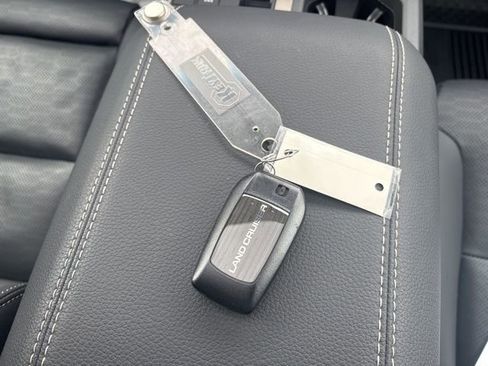 Used 2024 Toyota Land Cruiser image 40