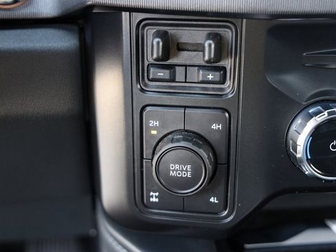 Used 2025 Ford F250 Platinum image 26