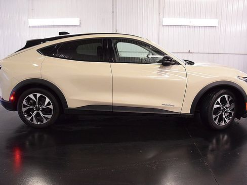 Used 2025 Ford Mustang Mach-E Select image 8