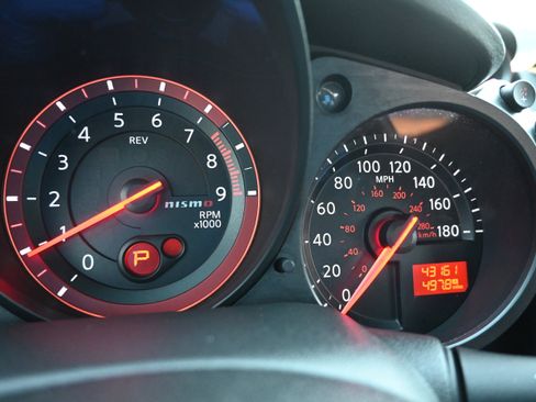 Used 2015 Nissan 370Z NISMO image 61