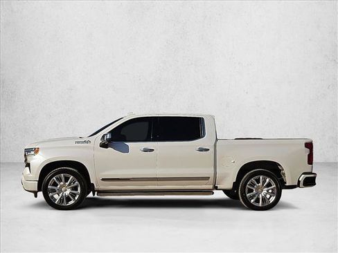 Used 2022 Chevrolet Silverado 1500 High Country w/ High Country Premium Package AWD/4WD image 9