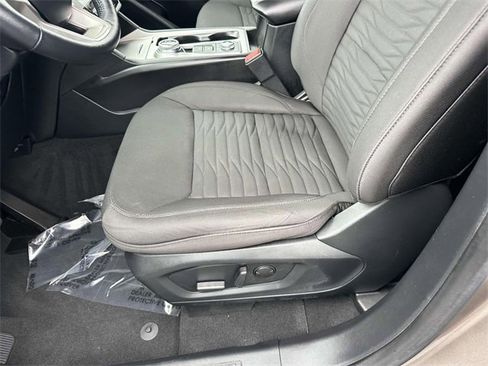 Used 2021 Ford Explorer XLT image 14