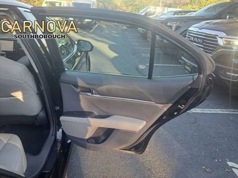 Used 2021 Toyota Camry XLE image 13