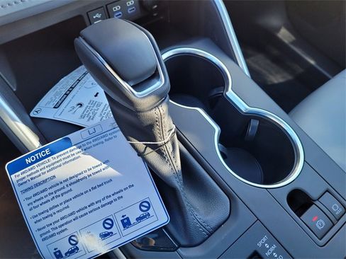 New 2022 Toyota Highlander XLE image 30