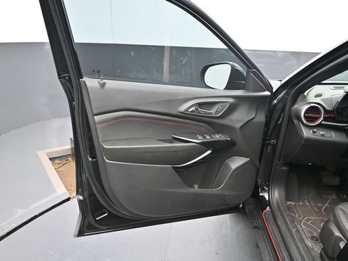 Used 2024 Chevrolet Trax RS w/ Driver Confidence Package FWD image 16