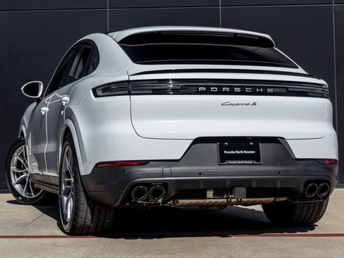 New 2026 Porsche Cayenne S image 3