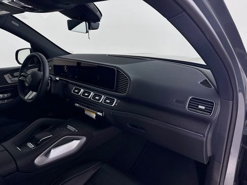 New 2026 Mercedes-Benz GLS 450 4MATIC image 33
