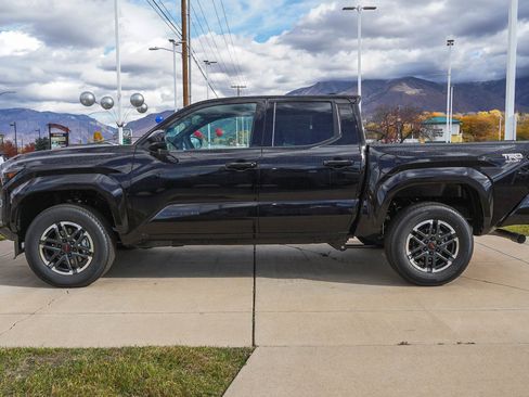 New 2025 Toyota Tacoma TRD Sport image 5
