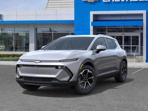 New 2026 Chevrolet Equinox EV LT image 6