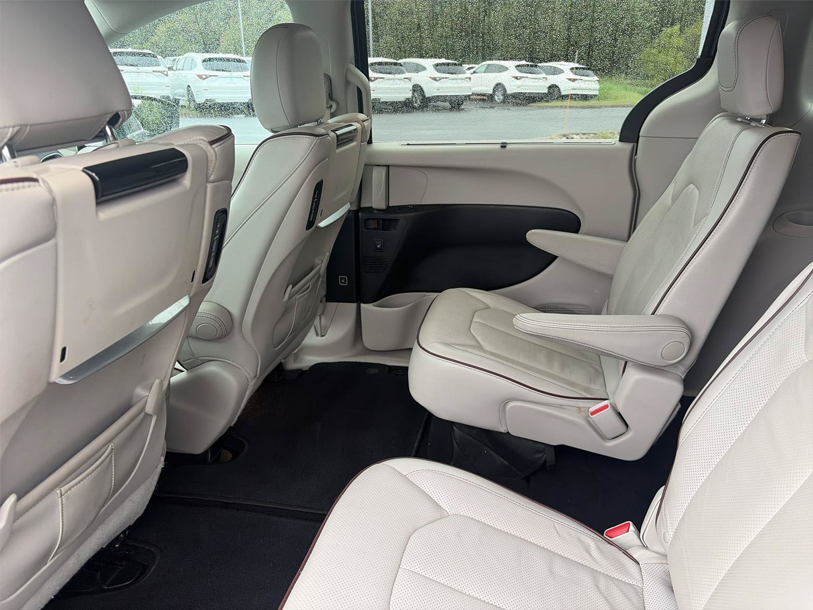 Used 2017 Chrysler Pacifica Limited FWD image 22