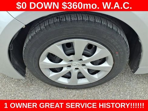 Used 2024 Toyota Corolla LE image 4