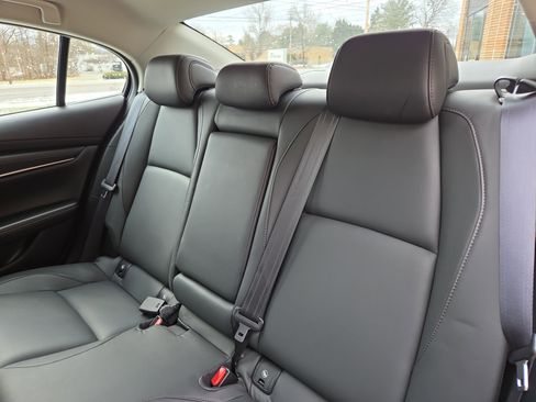 Used 2024 MAZDA MAZDA3 s image 13